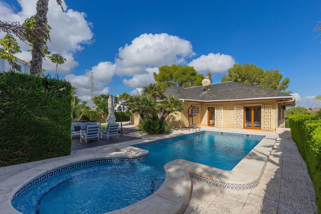 Property photo 1 of 50