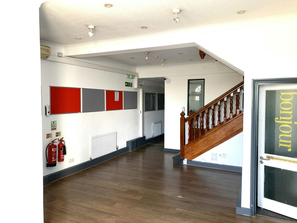 Property photo 3 of 8 Reception.Jpg