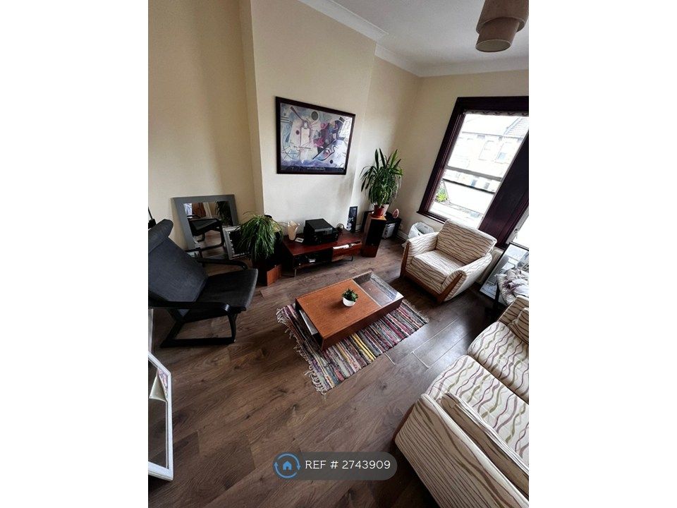 Property photo 2 of 12 Living Room