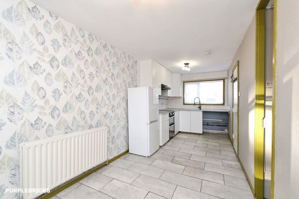 Property photo 2 of 15 Kitchen