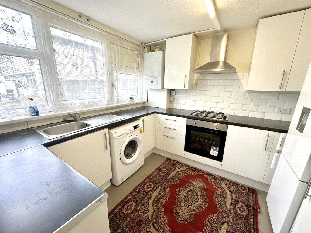 Property photo 2 of 8 Kitchen