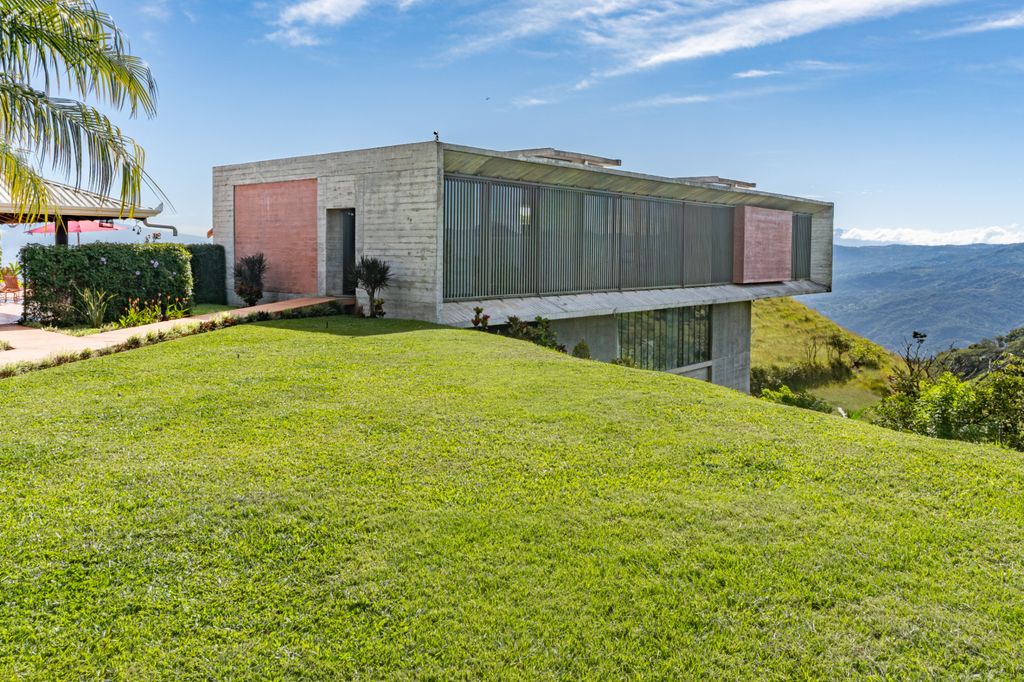 Property photo 3 of 65