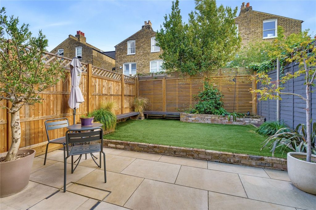 Property photo 2 of 19 Picture No. 63