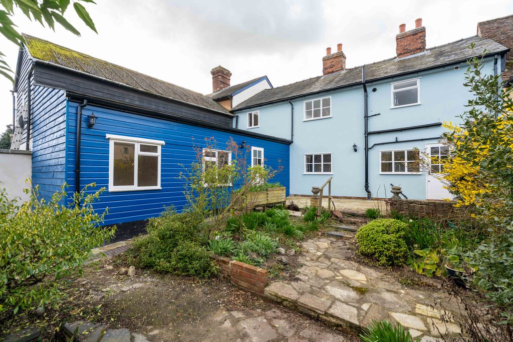 Property photo 2 of 18