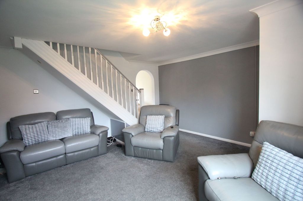 Property photo 3 of 19