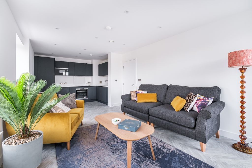 Property photo 1 of 13 32-Raphis-Court-9