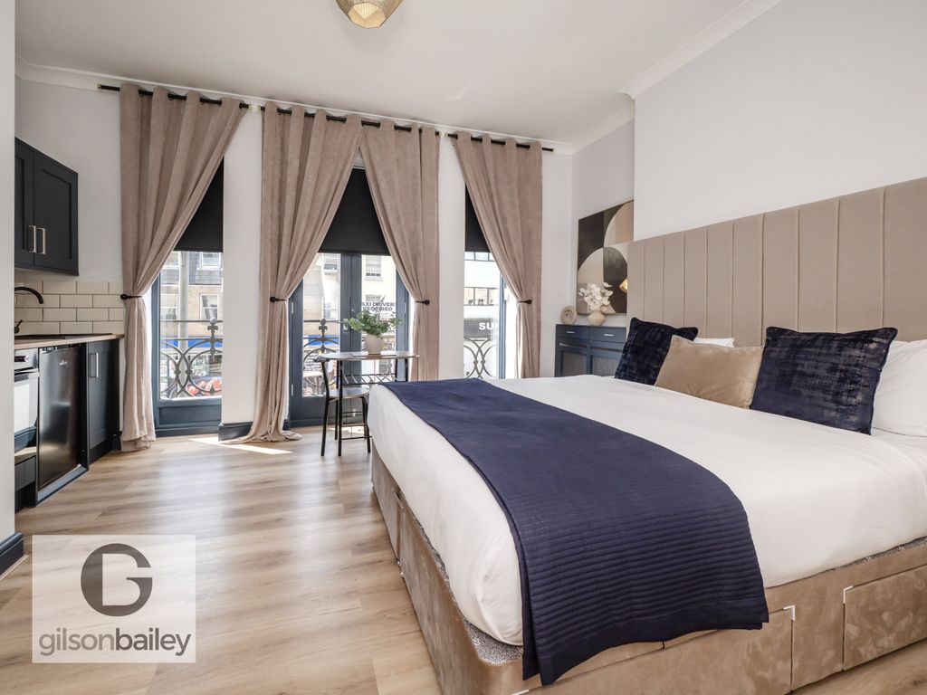 Property photo 1 of 10 1-Flat2 52Apowrd-1