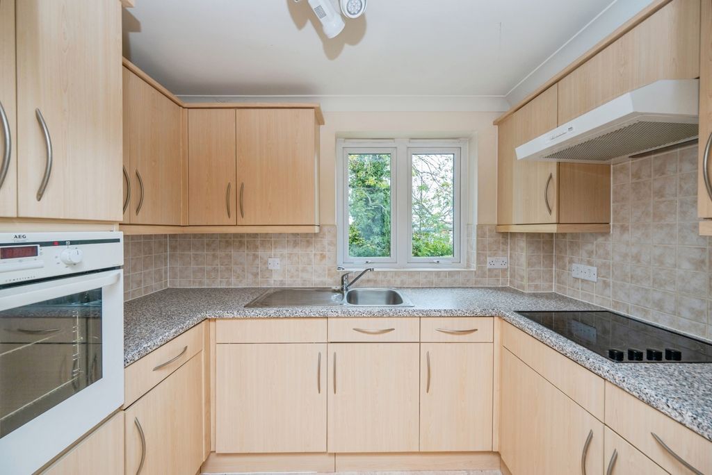 Property photo 3 of 15 Kitchen