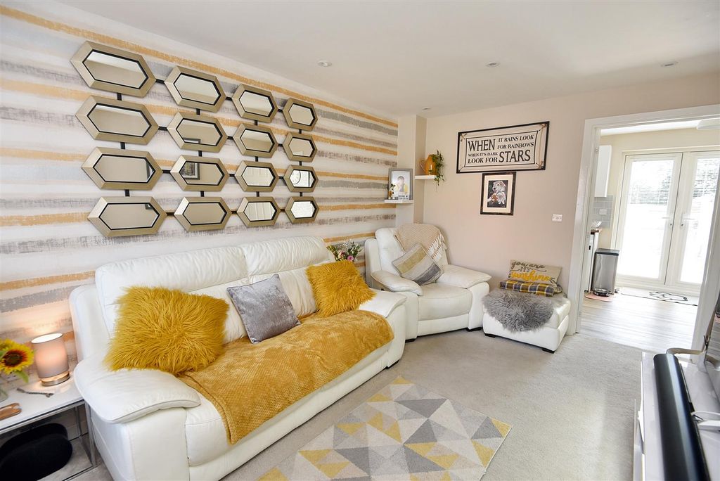 Property photo 3 of 8 Sitting Room