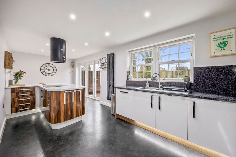 Property photo 3 of 28 Kitchen Diner