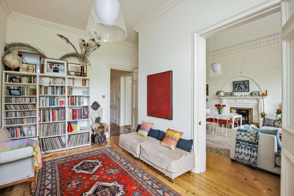 Property photo 3 of 19 Image