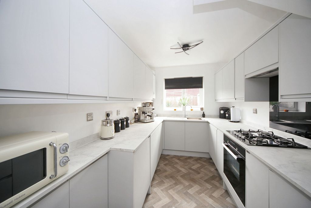 Property photo 2 of 25