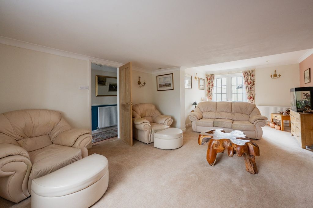 Property photo 3 of 29 Picture No. 28