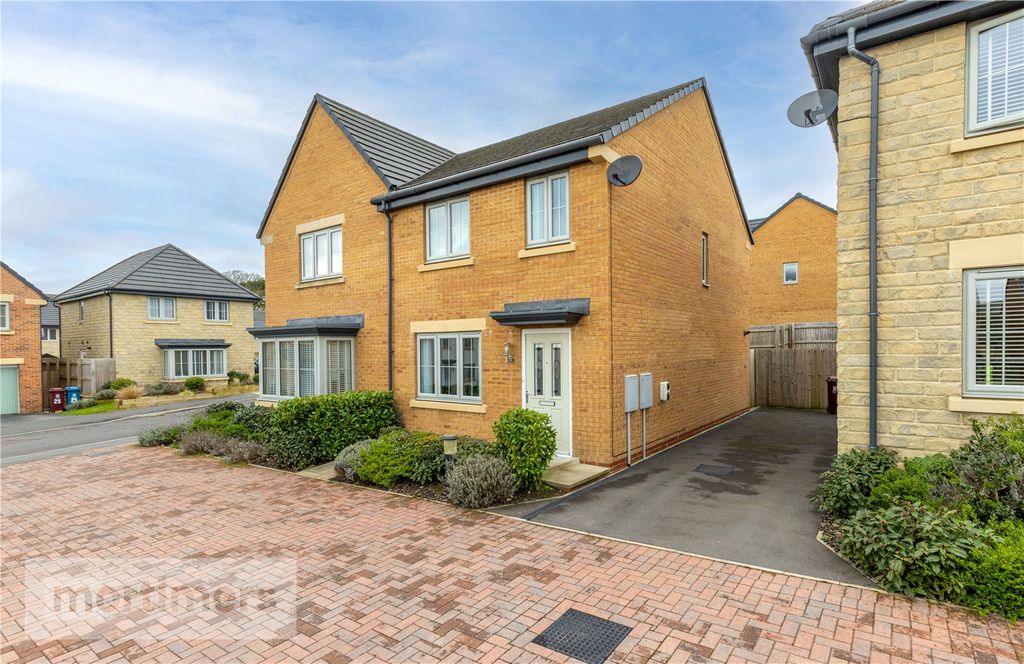 Property photo 1 of 21 External