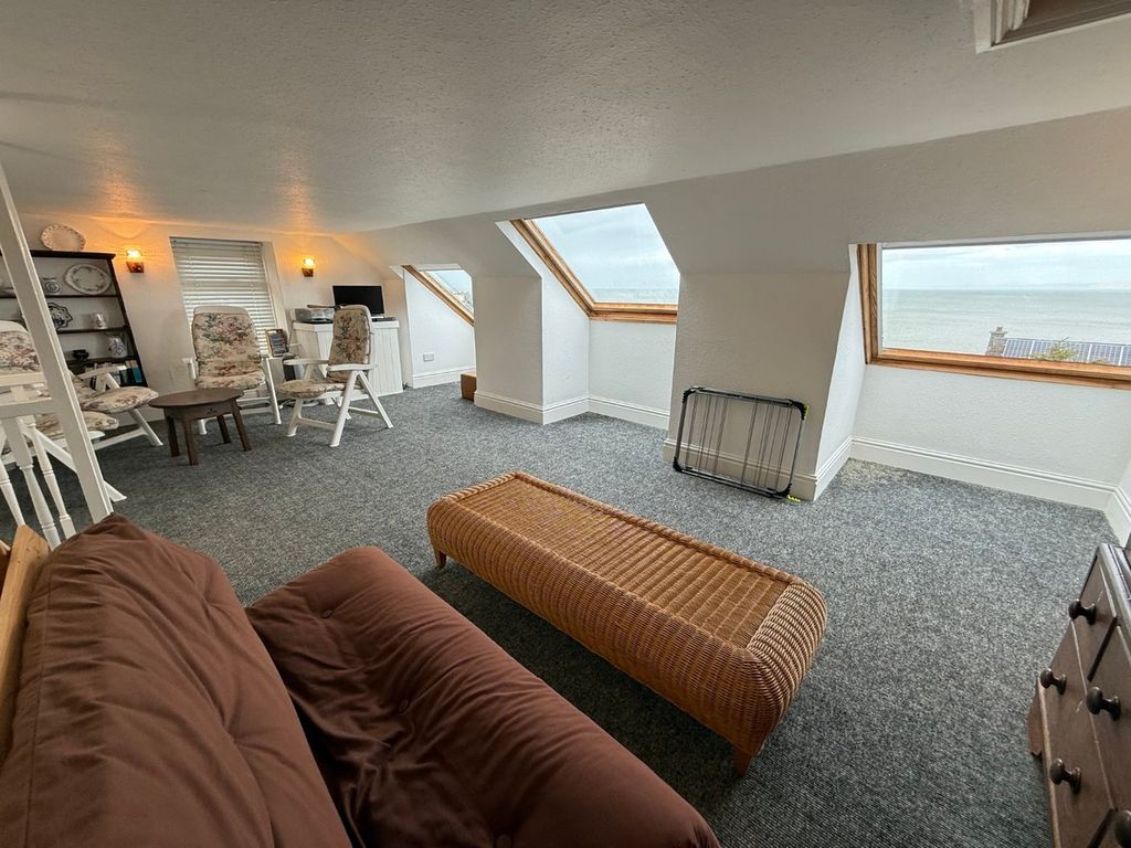 Property photo 2 of 28