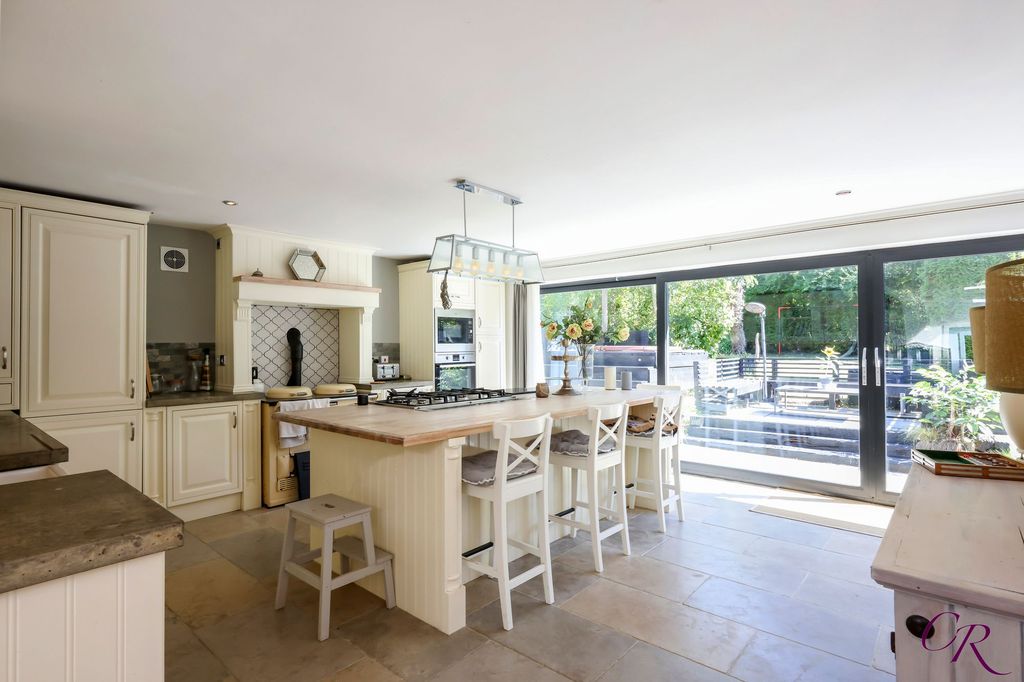 Property photo 2 of 21 Photo 22