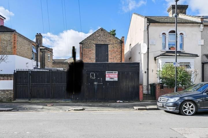 Property photo 1 of 8