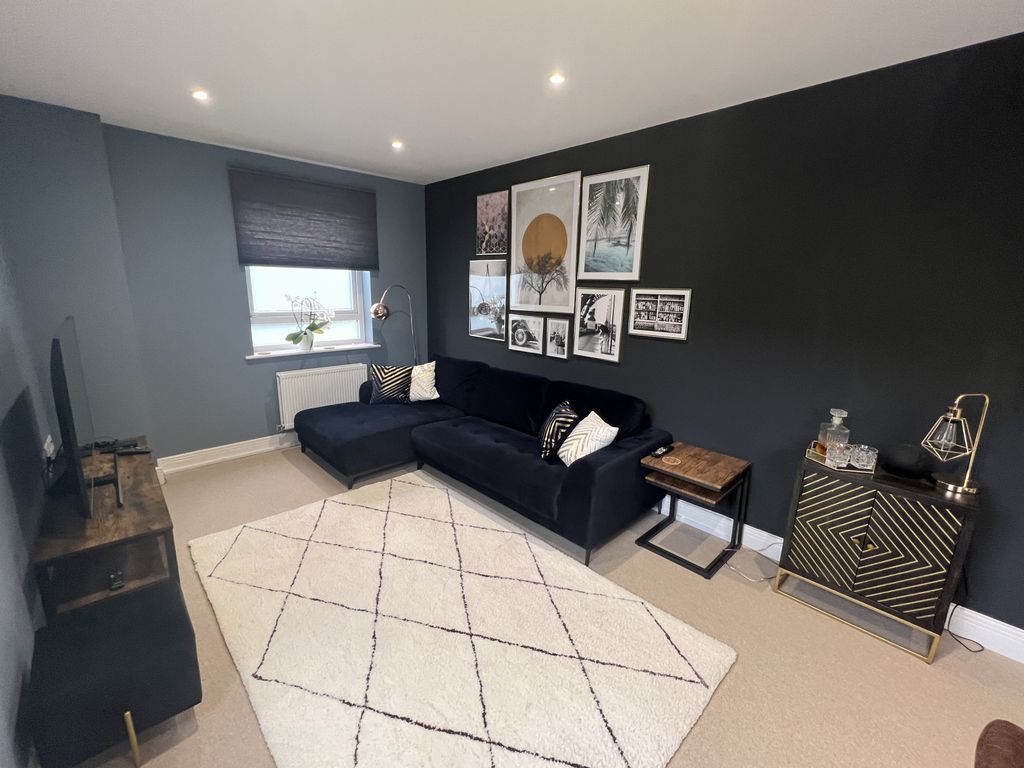 Property photo 3 of 10 Gallery