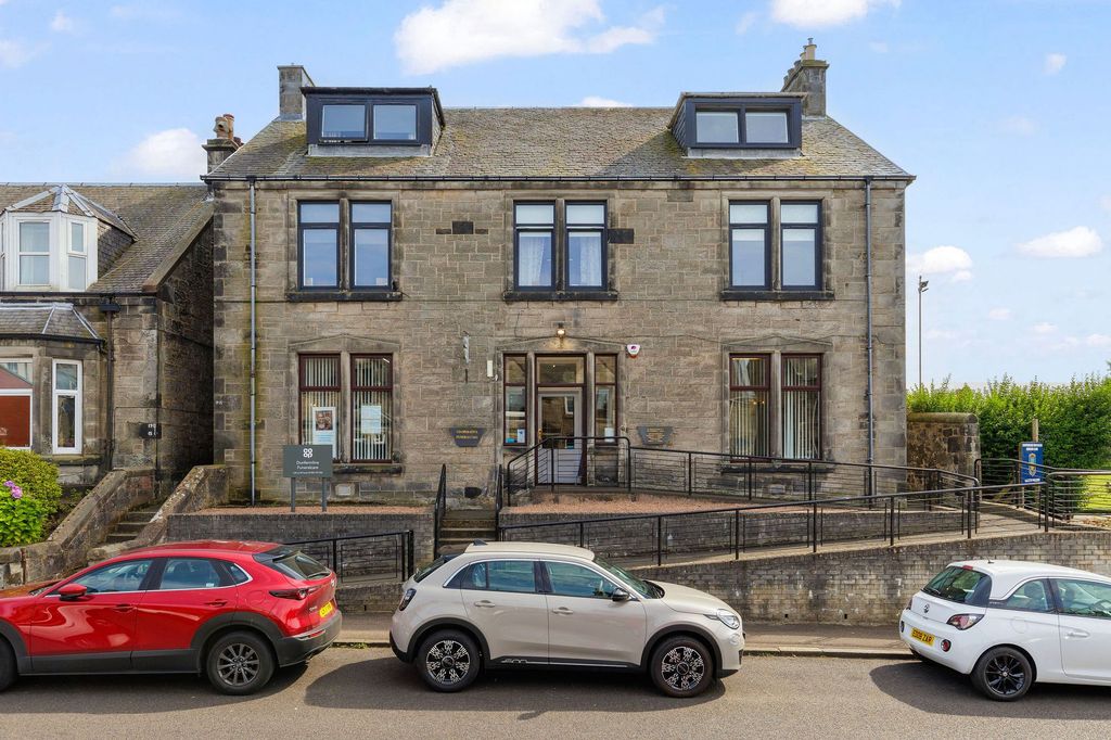 Property photo 1 of 33
