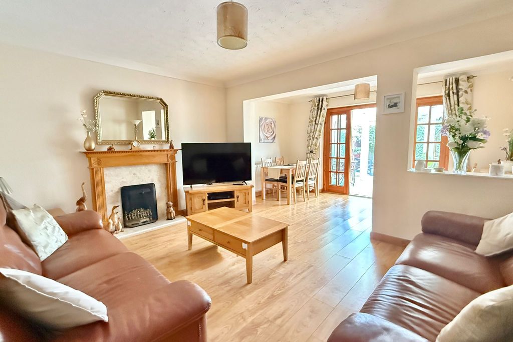 Property photo 3 of 25 Gallery