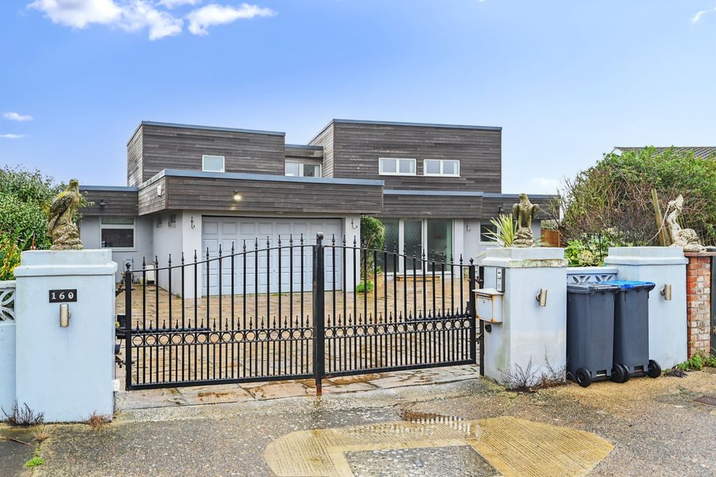 Property photo 2 of 57 Picture No. 70