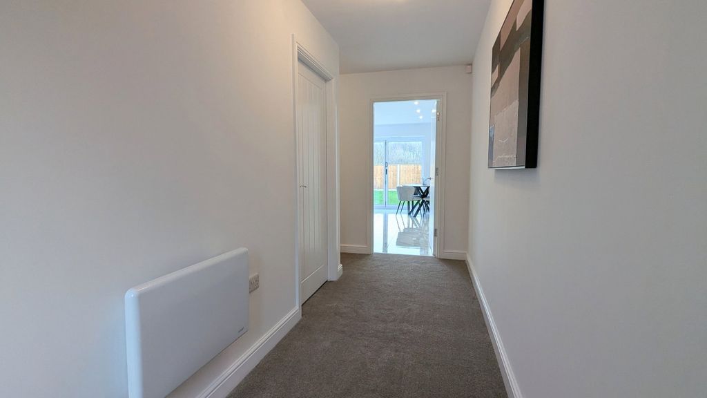 Property photo 3 of 36