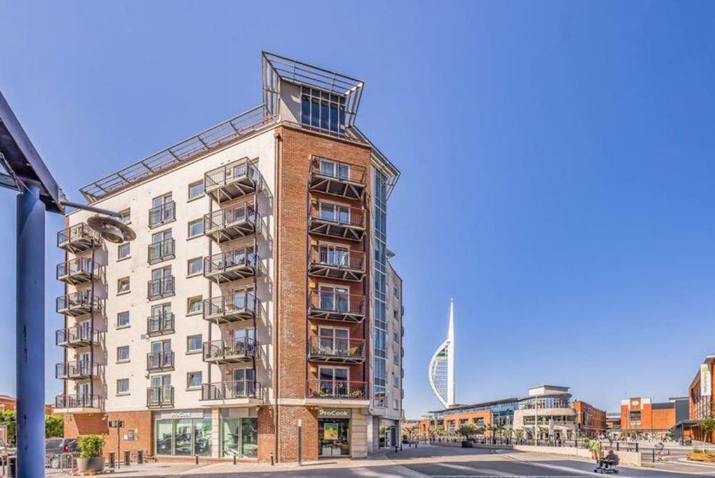 Property photo 3 of 18 Centurian Court - Gunwharf Quays.Png