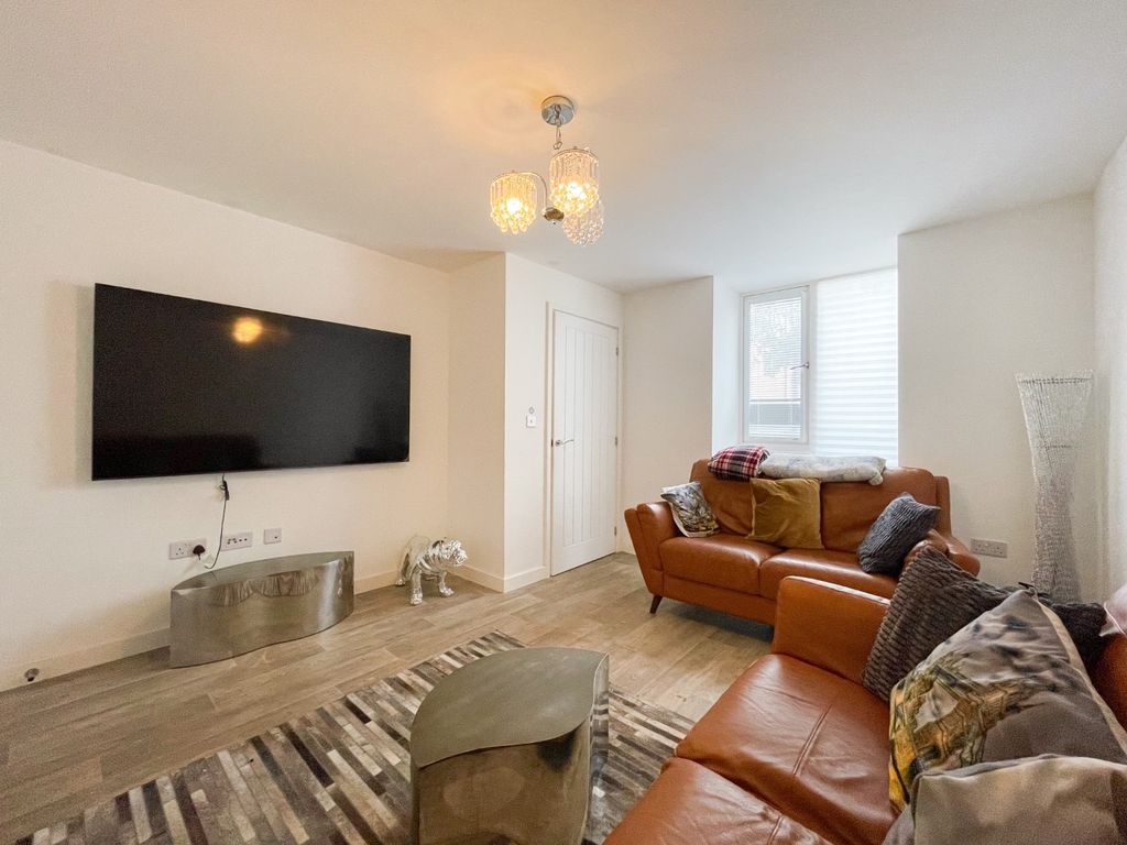 Property photo 2 of 17 4341114