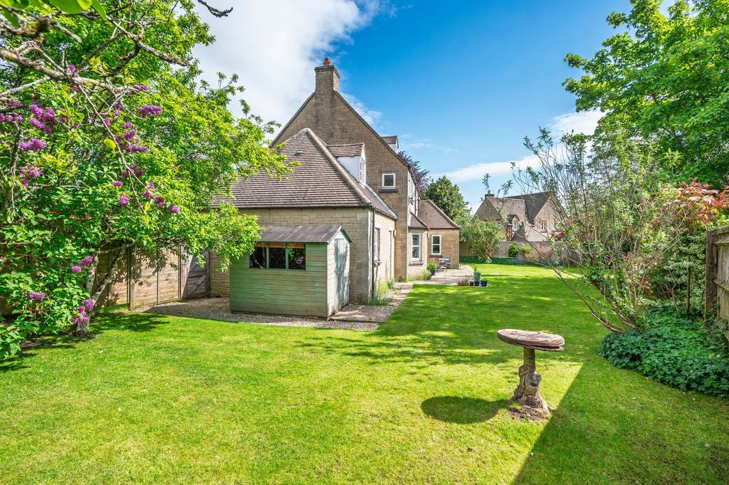 Property photo 3 of 28 Rear Garden