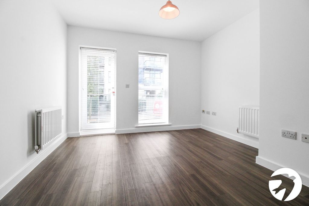 Property photo 2 of 7 Picture No. 77