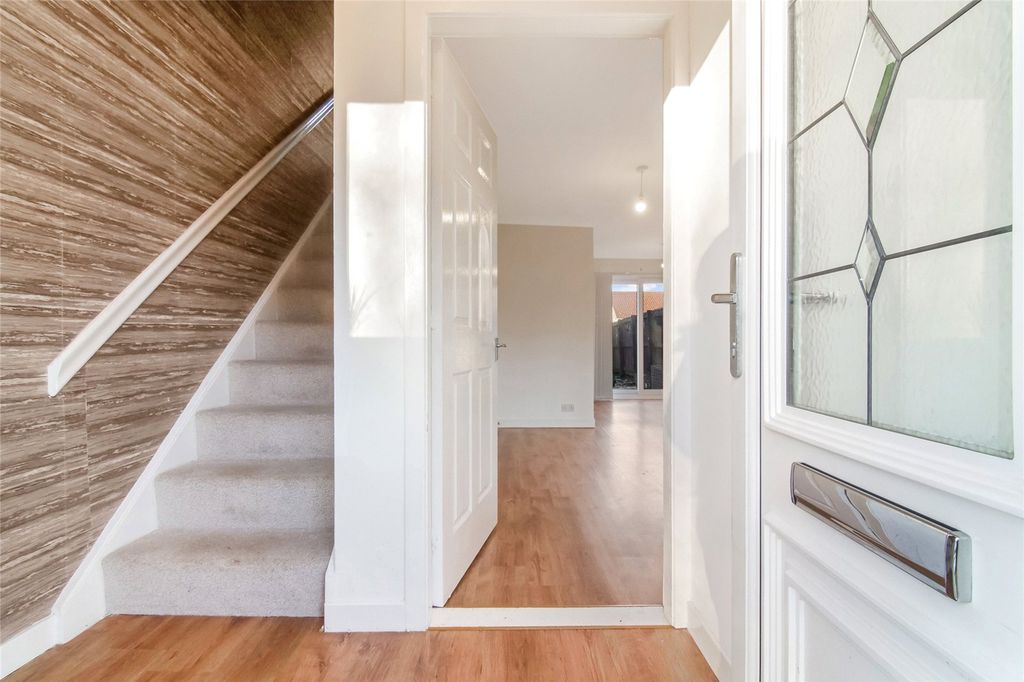 Property photo 2 of 20 Entrance