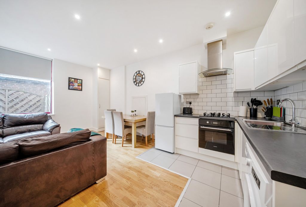Property photo 3 of 12 1340933-9-68A6E14...