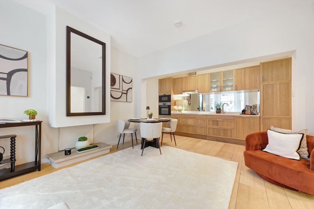 Property photo 3 of 14 Picture 4