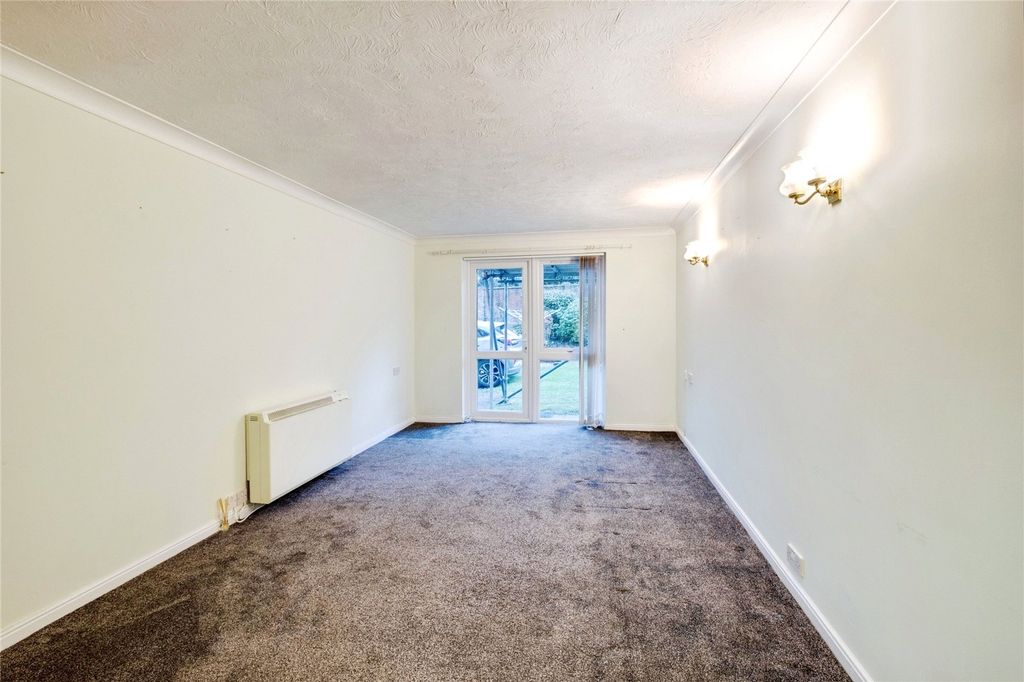 Property photo 3 of 10 Lounge