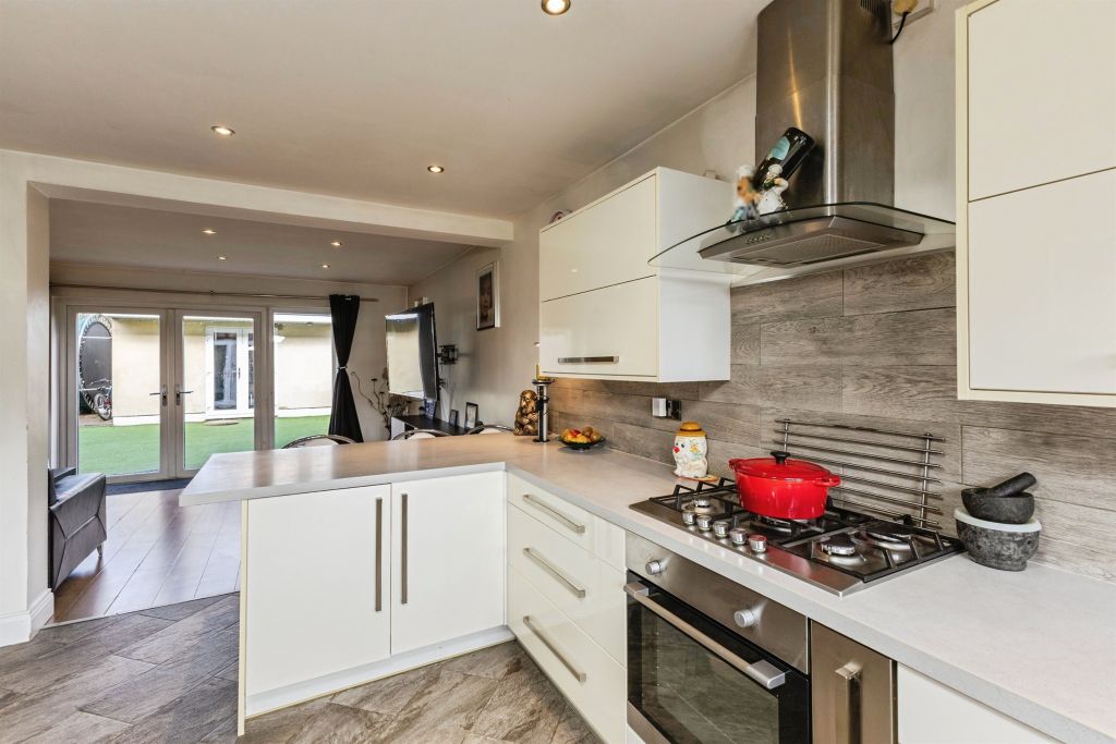 Property photo 3 of 18