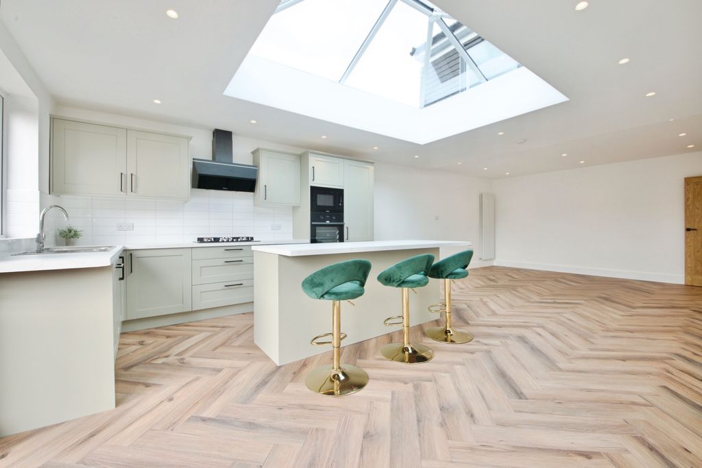 Property photo 3 of 20 Kitchen Area