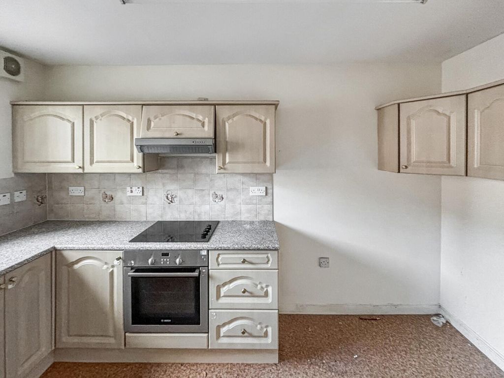 Property photo 3 of 16 Kitchen