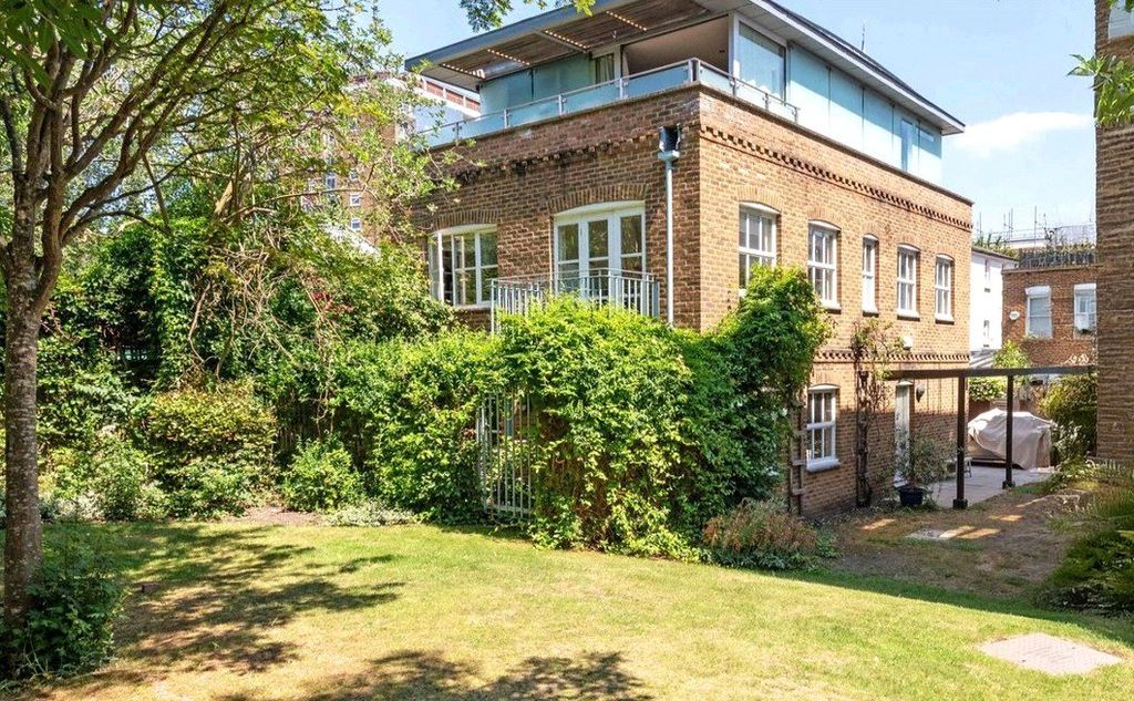 Property photo 2 of 19 External