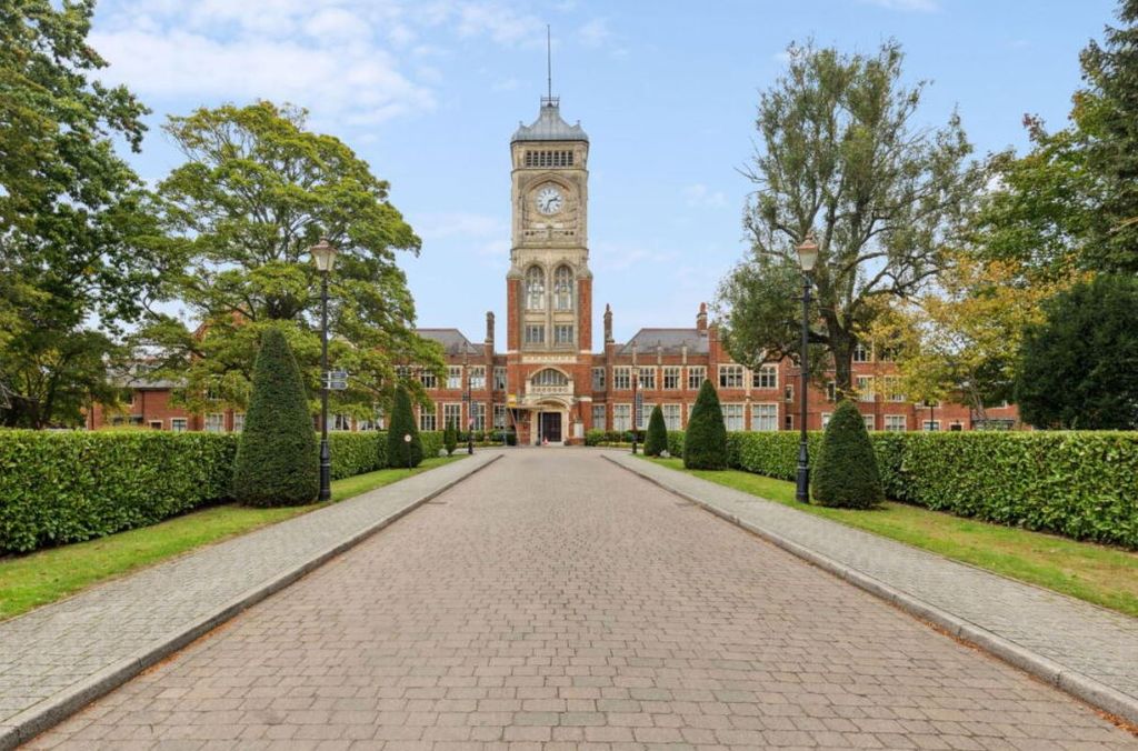 Property photo 2 of 11 Gallery