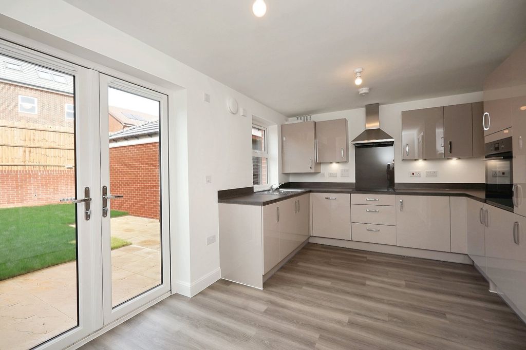 Property photo 2 of 17 Picture 2