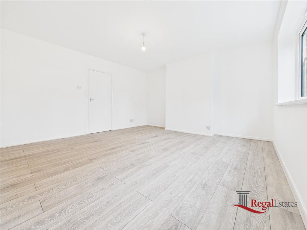 Property photo 2 of 6 Cam02489G0-Pr0221-Still003.Jpg