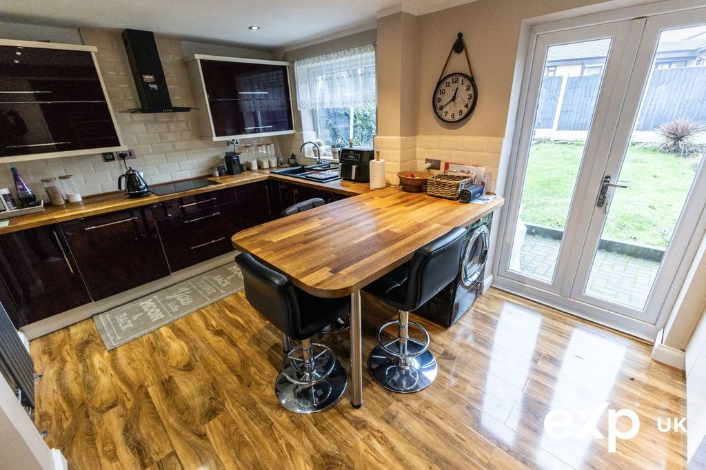 Property photo 3 of 26