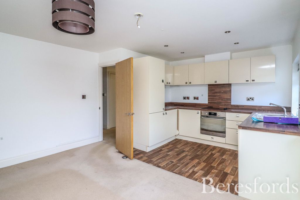 Property photo 3 of 8 Picture 3