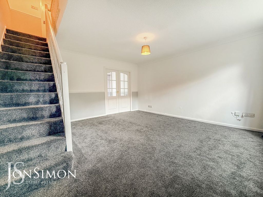 Property photo 3 of 24