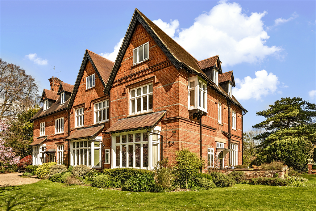 Property photo 1 of 16