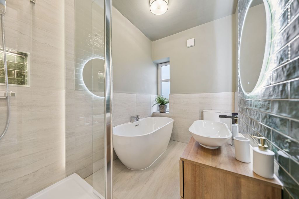 Additional image 45 of 5 bed detached house for saleVictoria Road, Brookfield PA5