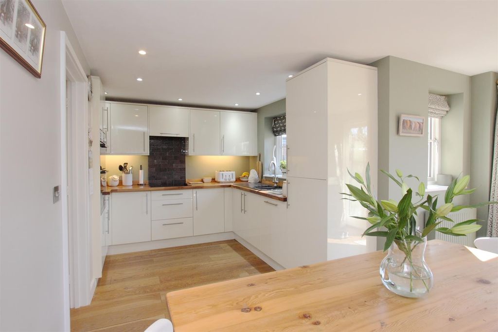 Property photo 2 of 19 Afon, Kimpton