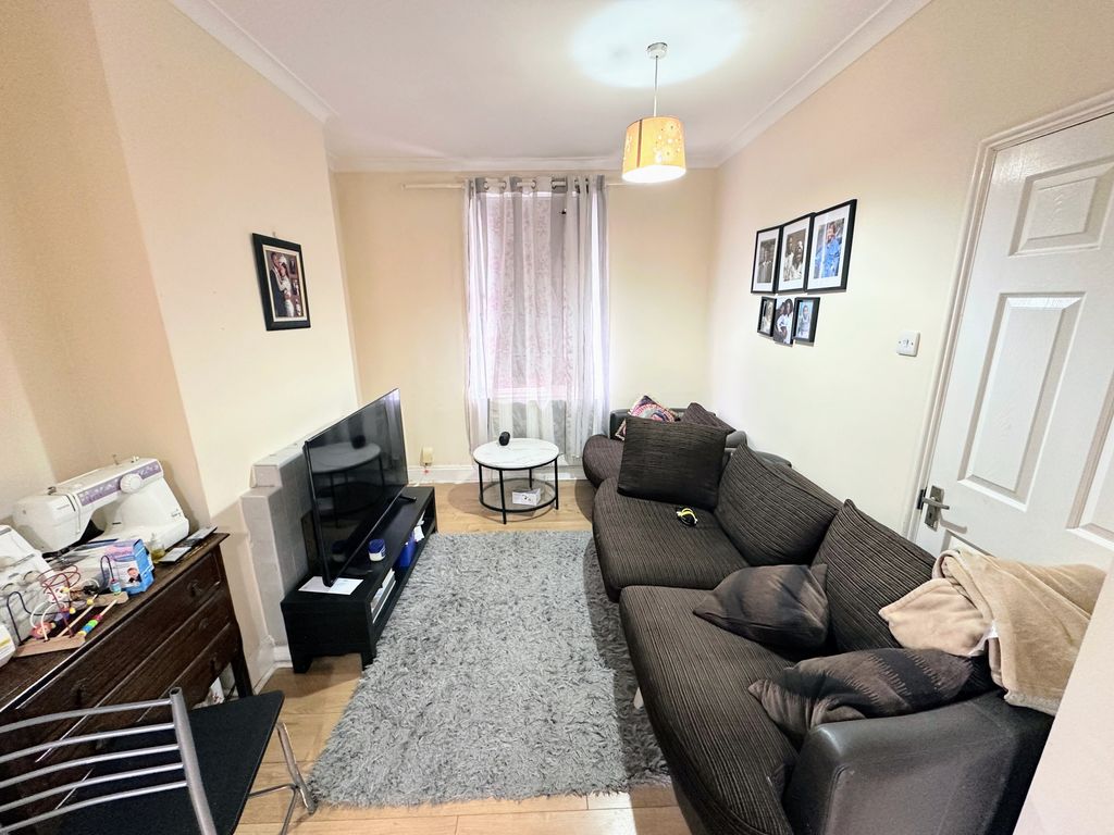 Property photo 2 of 10