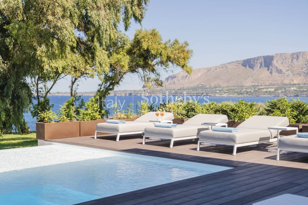 Property photo 2 of 37