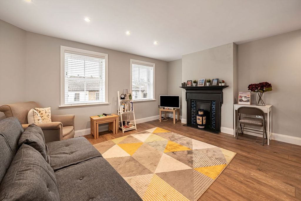 Property photo 2 of 5